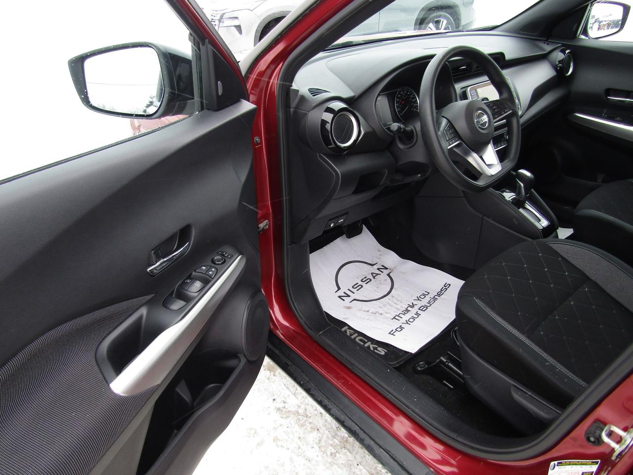 2020 Nissan Kicks SV Photo