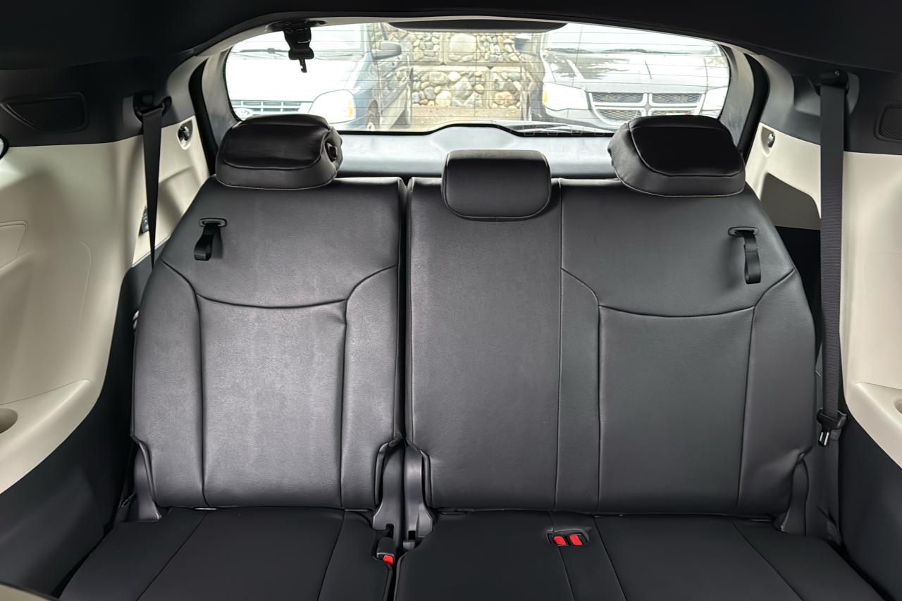 2026 Toyota Sienna Limited Platinum Photo