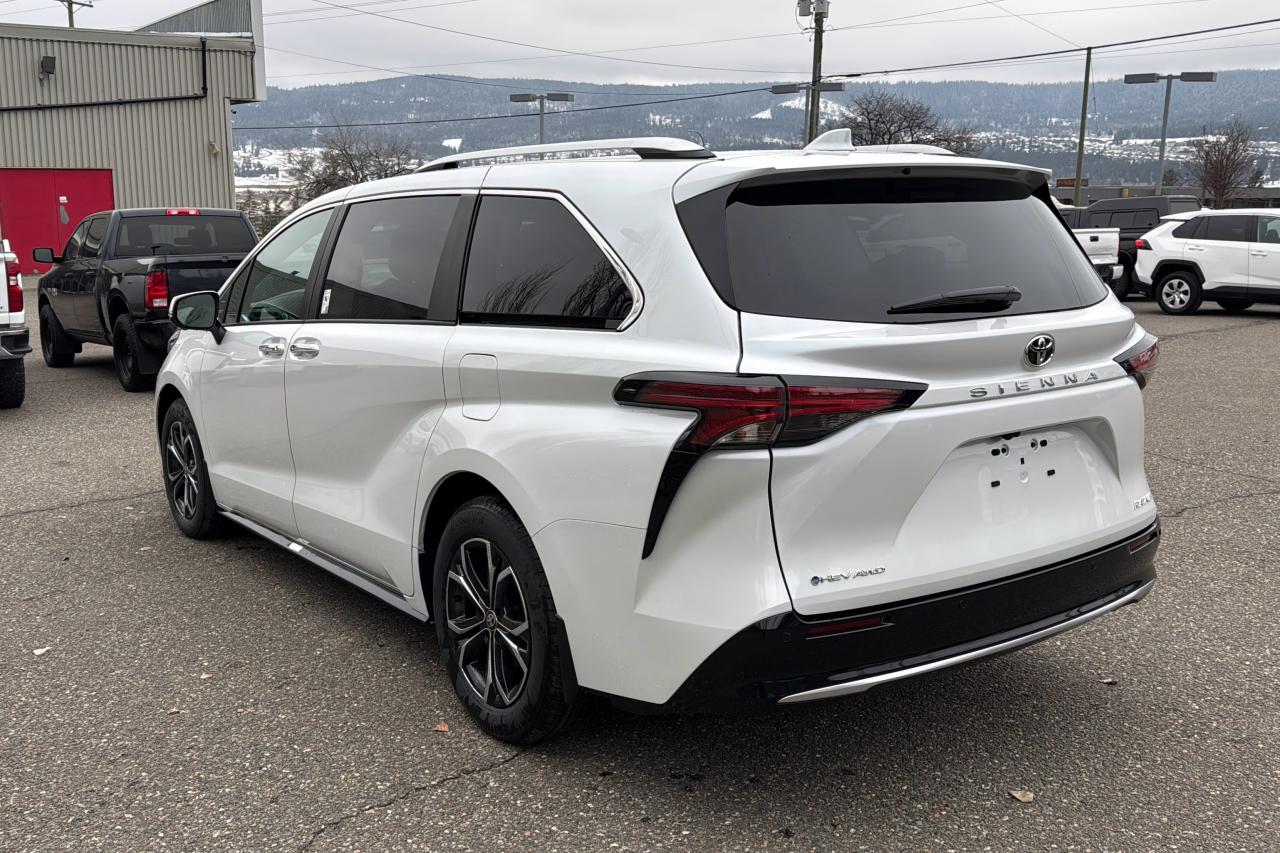 2026 Toyota Sienna Limited Platinum Photo