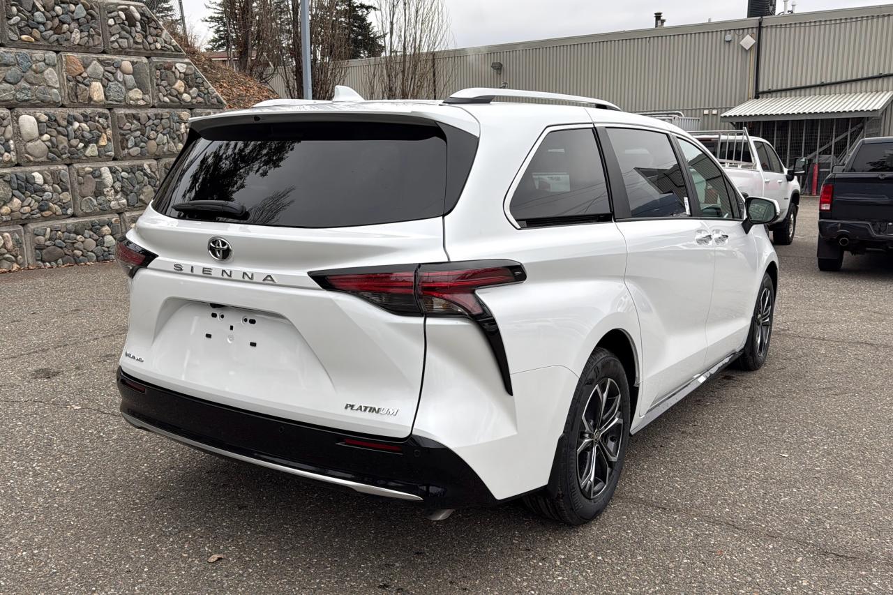 2026 Toyota Sienna Limited Platinum Photo
