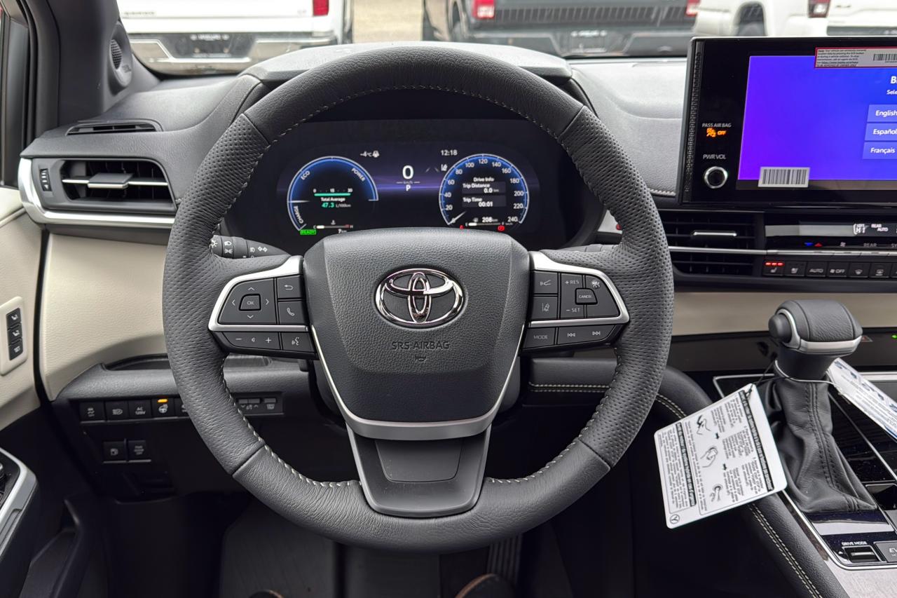 2026 Toyota Sienna Limited Platinum Photo