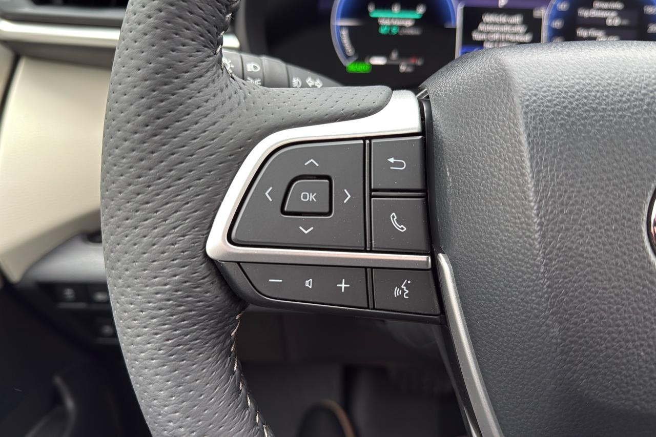 2026 Toyota Sienna Limited Platinum Photo