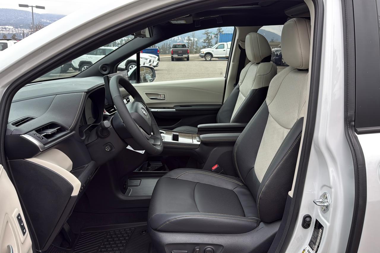 2026 Toyota Sienna Limited Platinum Photo