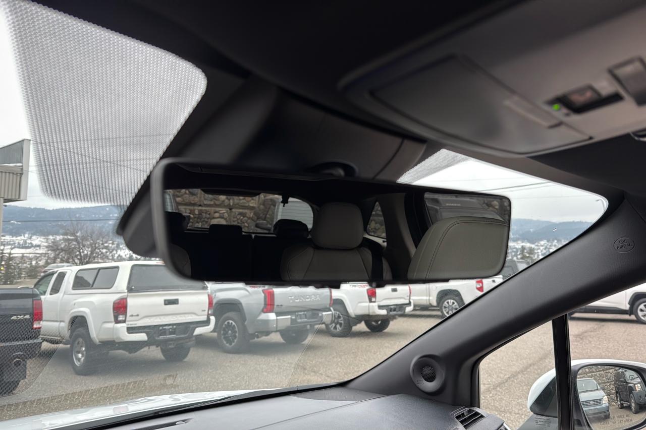 2026 Toyota Sienna Limited Platinum Photo