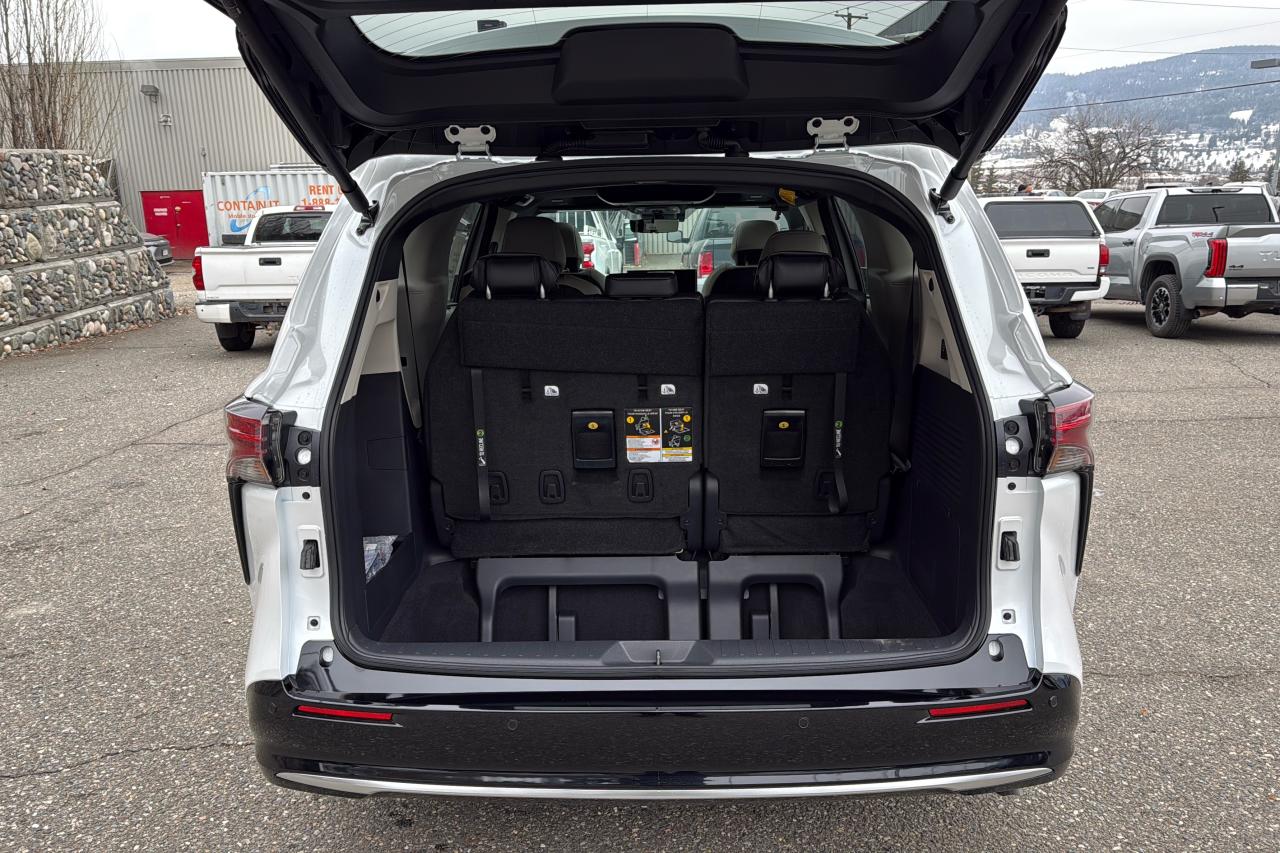 2026 Toyota Sienna Limited Platinum Photo