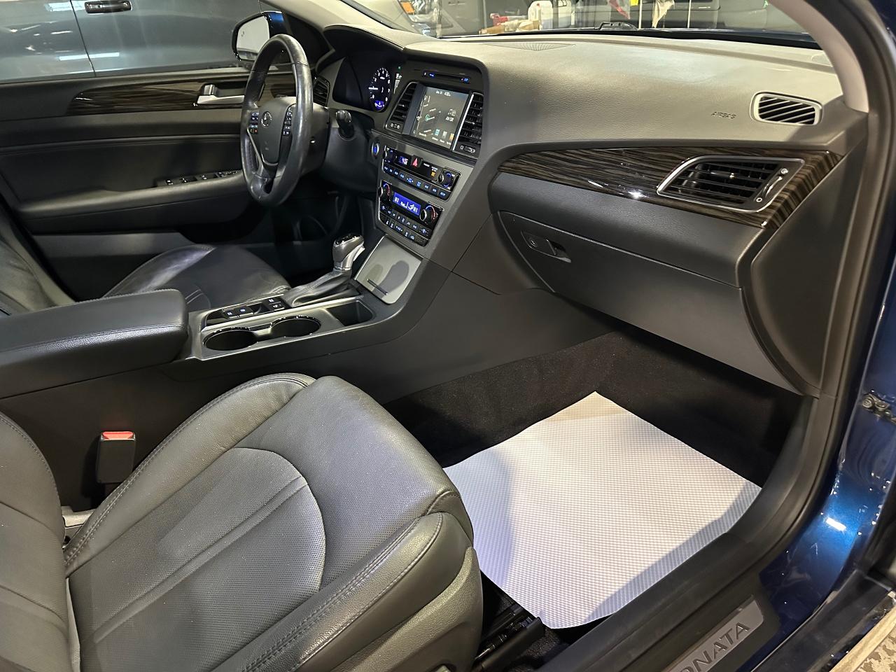 2016 Hyundai Sonata 2.4L PANORAMIC  SUNROOF | LIMITIED | LANE ASSIST Photo