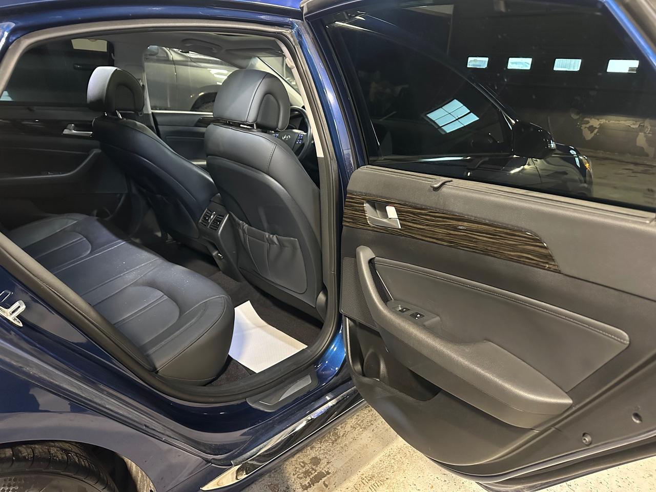 2016 Hyundai Sonata 2.4L PANORAMIC  SUNROOF | LIMITIED | LANE ASSIST Photo