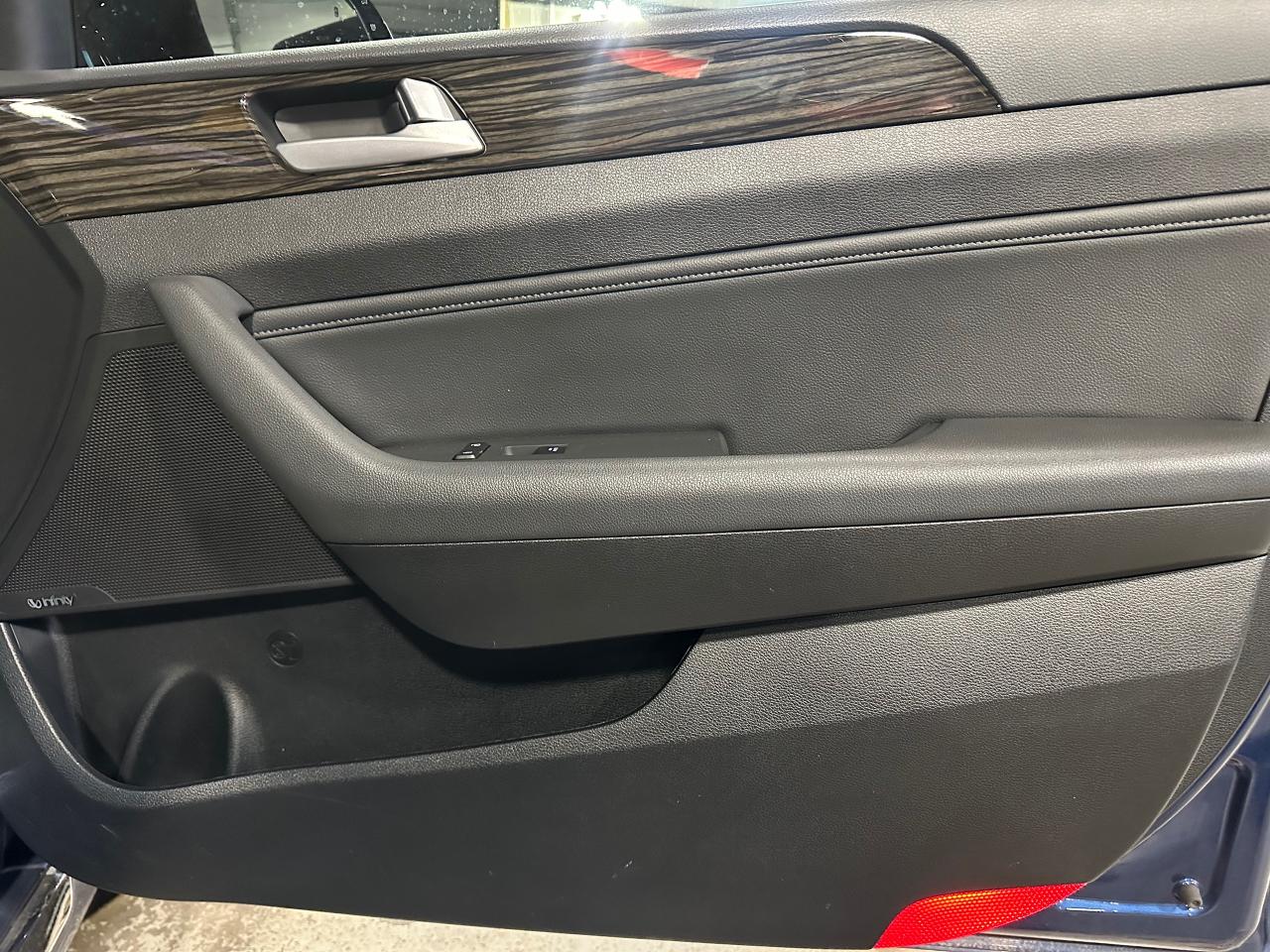 2016 Hyundai Sonata 2.4L PANORAMIC  SUNROOF | LIMITIED | LANE ASSIST Photo