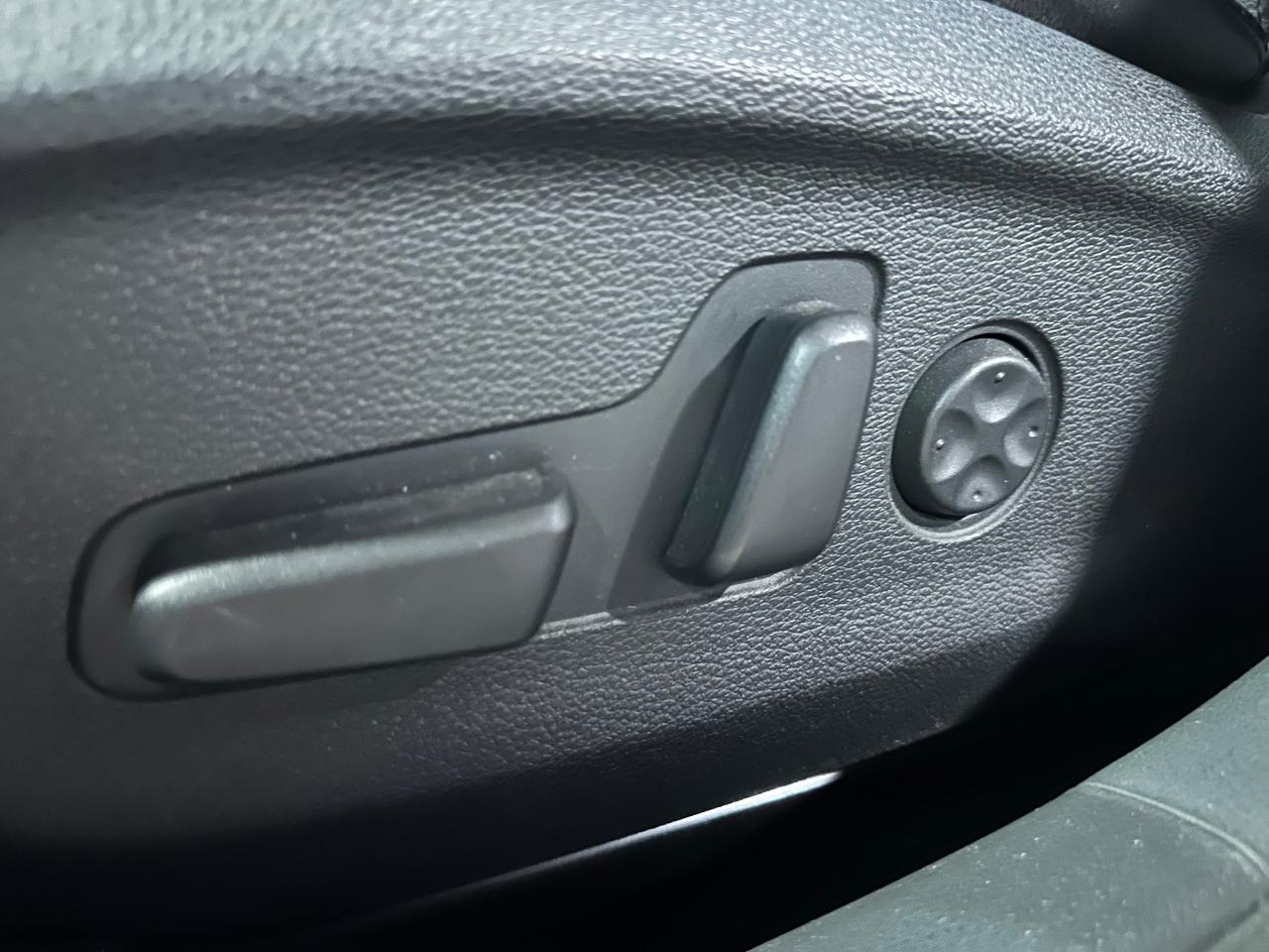 2016 Hyundai Sonata 2.4L PANORAMIC  SUNROOF | LIMITIED | LANE ASSIST Photo