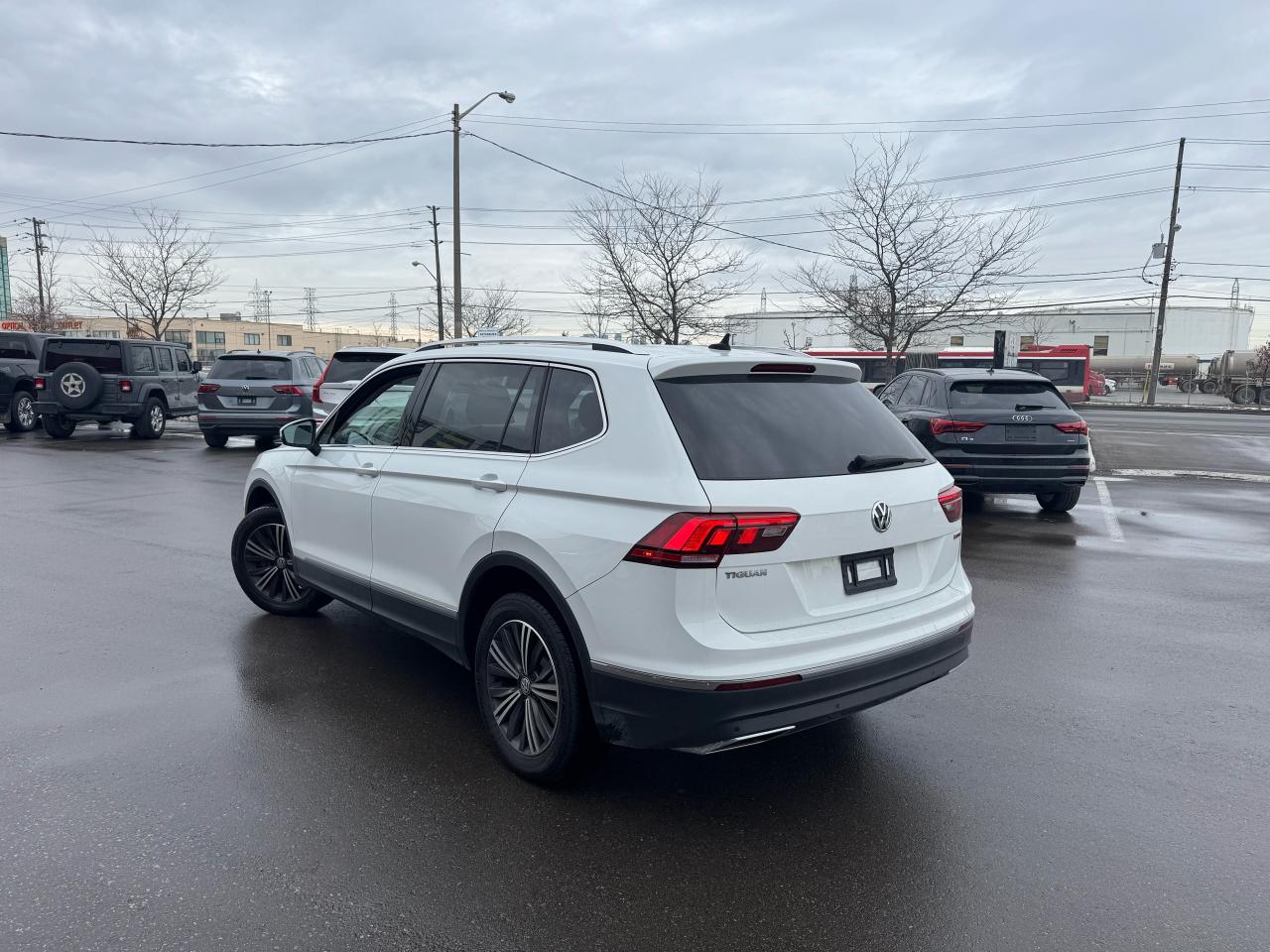 2020 Volkswagen Tiguan HIGHLINE AWD LEATHER PANO/ROOF NAVI B/SPOT CAMERA Photo4