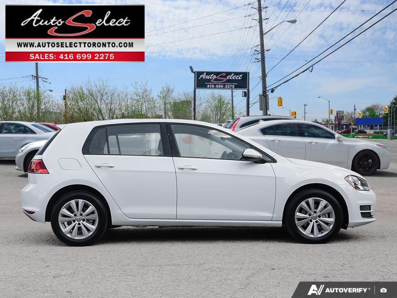 2017 Volkswagen Golf Highline Apple Carplay - Leather - Sunroof - Clean Carfax Photo