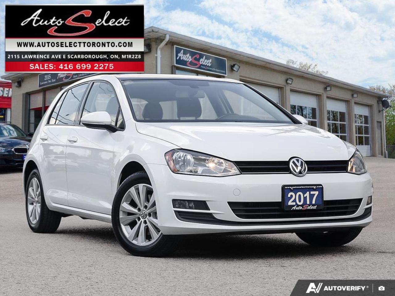 2017 Volkswagen Golf Highline Apple Carplay - Leather - Sunroof - Clean Carfax Photo0