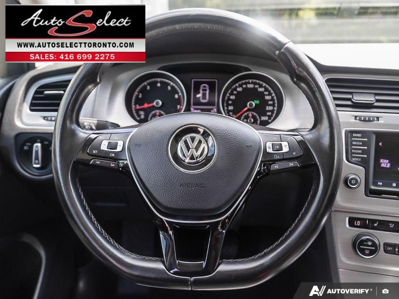2017 Volkswagen Golf Highline Apple Carplay - Leather - Sunroof - Clean Carfax Photo