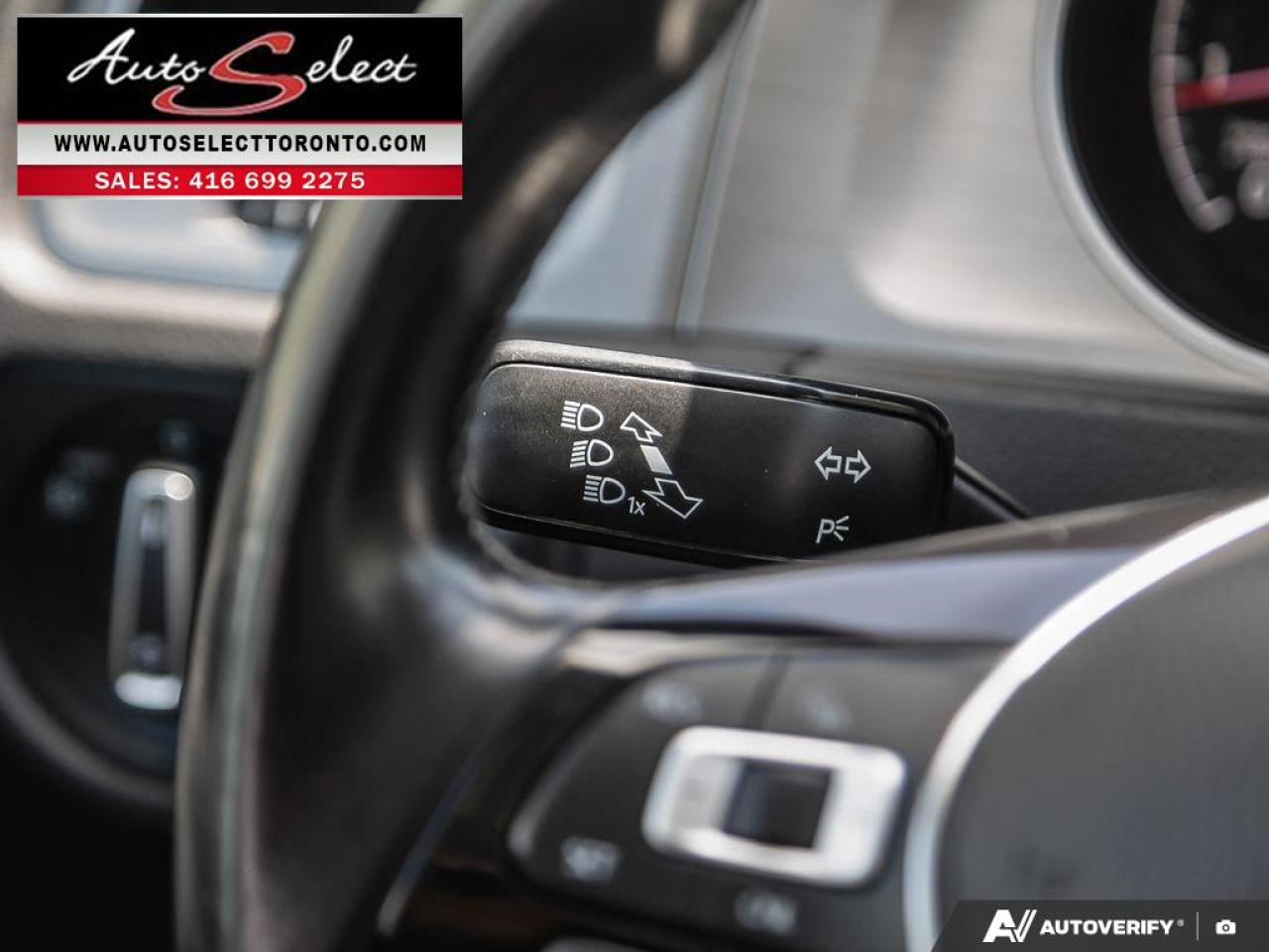 2017 Volkswagen Golf Highline Apple Carplay - Leather - Sunroof - Clean Carfax Photo