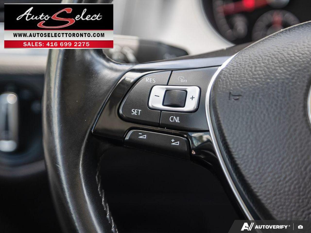 2017 Volkswagen Golf Highline Apple Carplay - Leather - Sunroof - Clean Carfax Photo