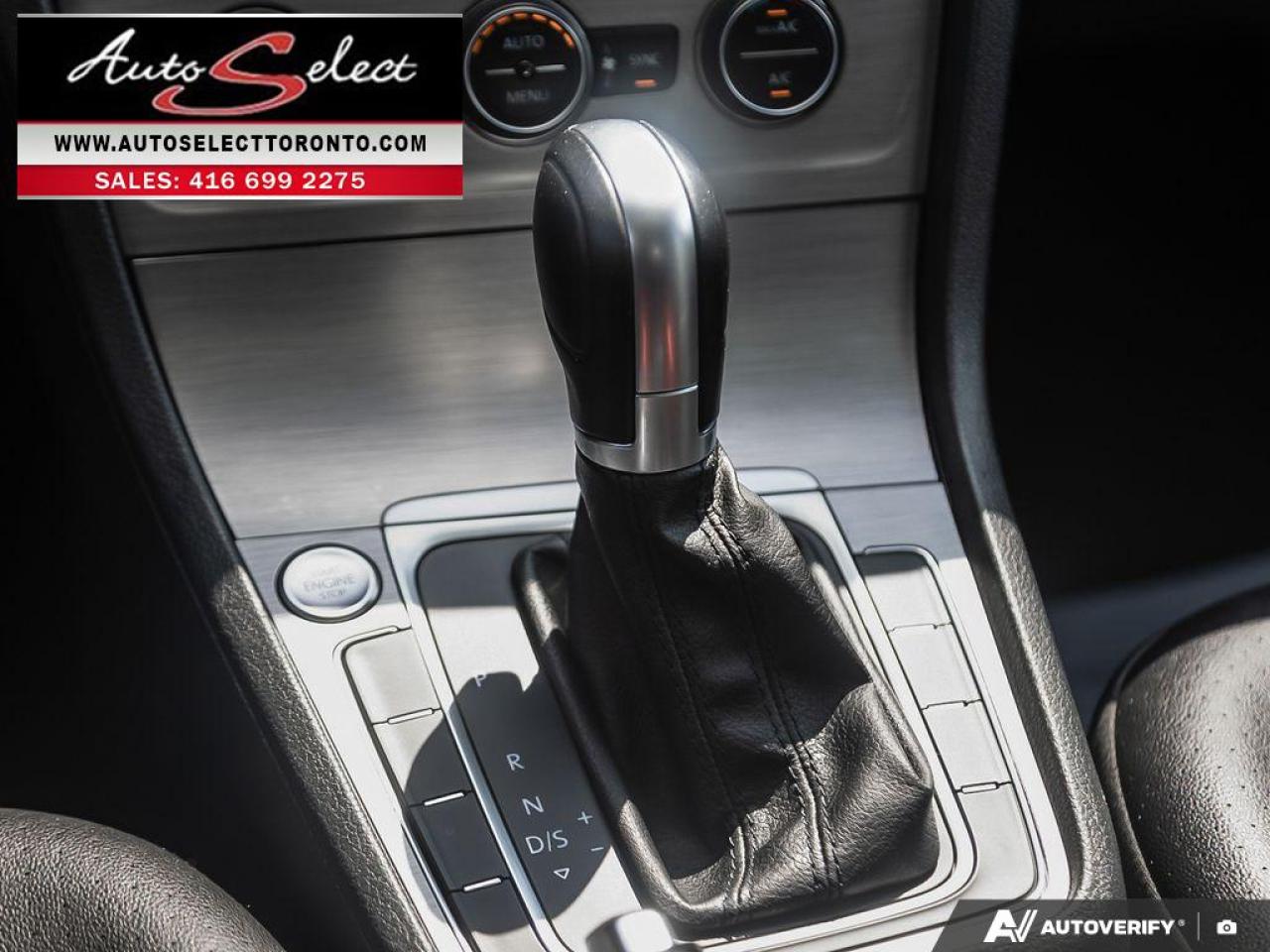 2017 Volkswagen Golf Highline Apple Carplay - Leather - Sunroof - Clean Carfax Photo