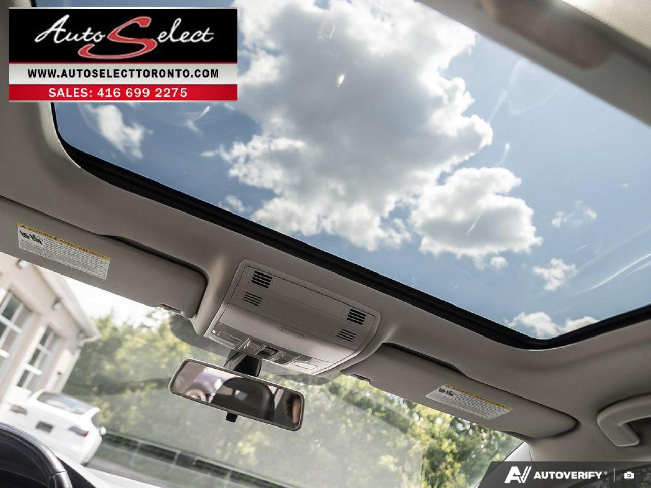 2017 Volkswagen Golf Highline Apple Carplay - Leather - Sunroof - Clean Carfax Photo