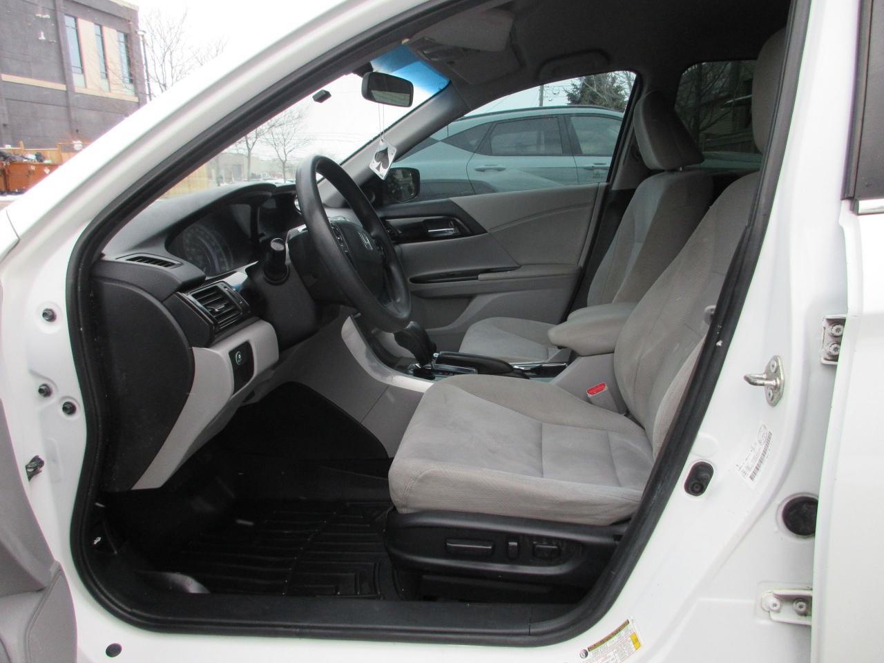 2016 Honda Accord LX Photo