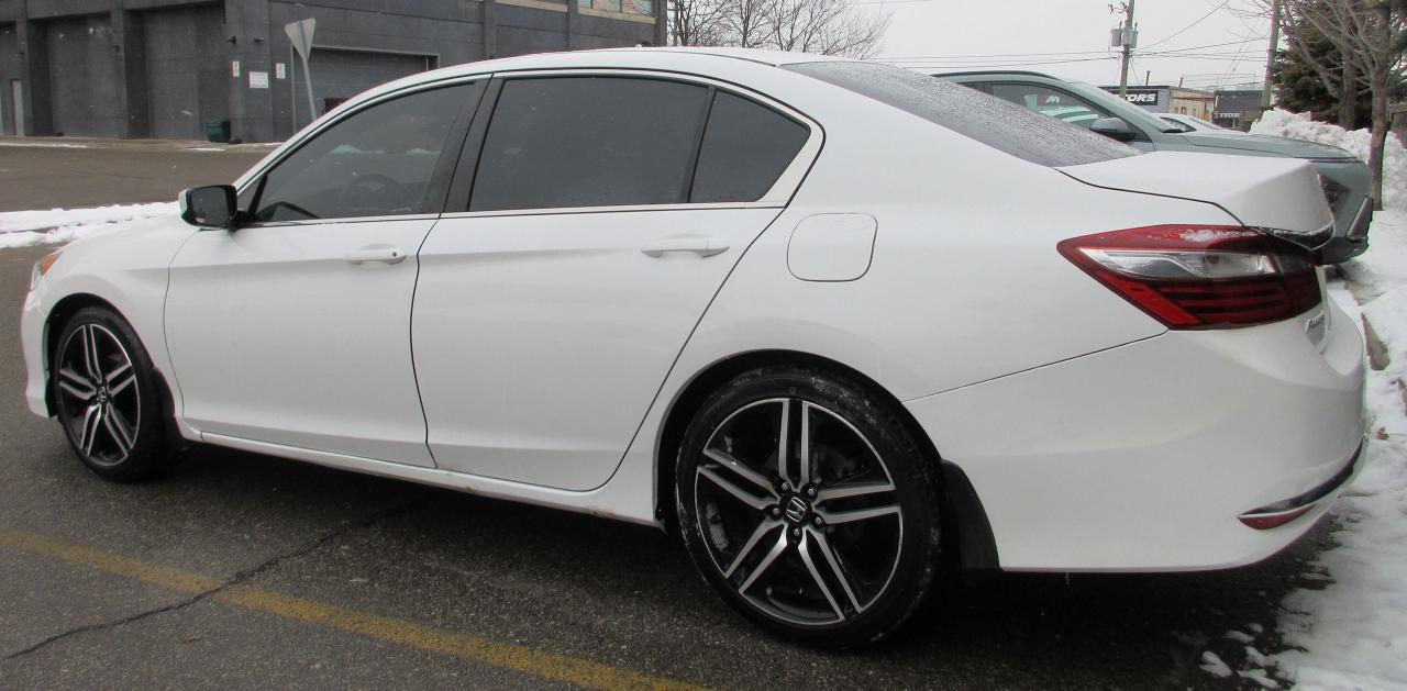 2016 Honda Accord 4DR I4 CVT LX Photo