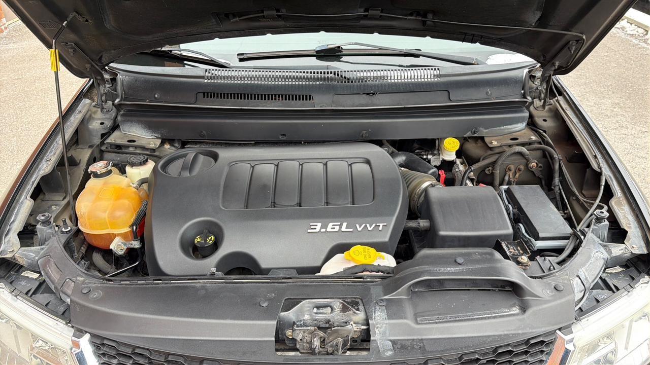 2011 Honda Odyssey Touring with Rear Entertainment System and Navigation Photo