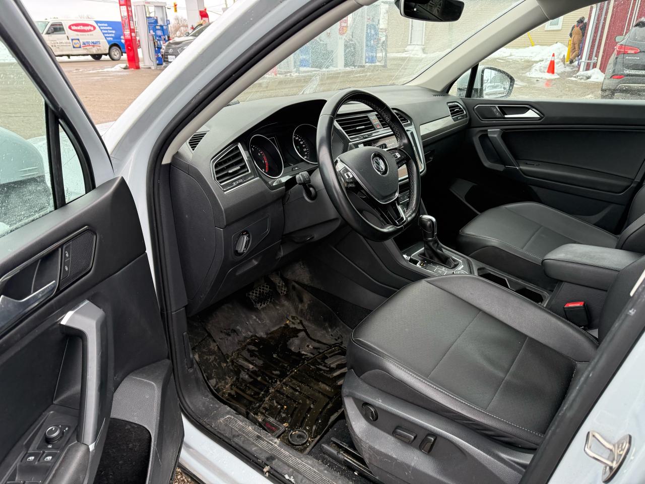 2018 Volkswagen Tiguan COMFORTLINE Photo3