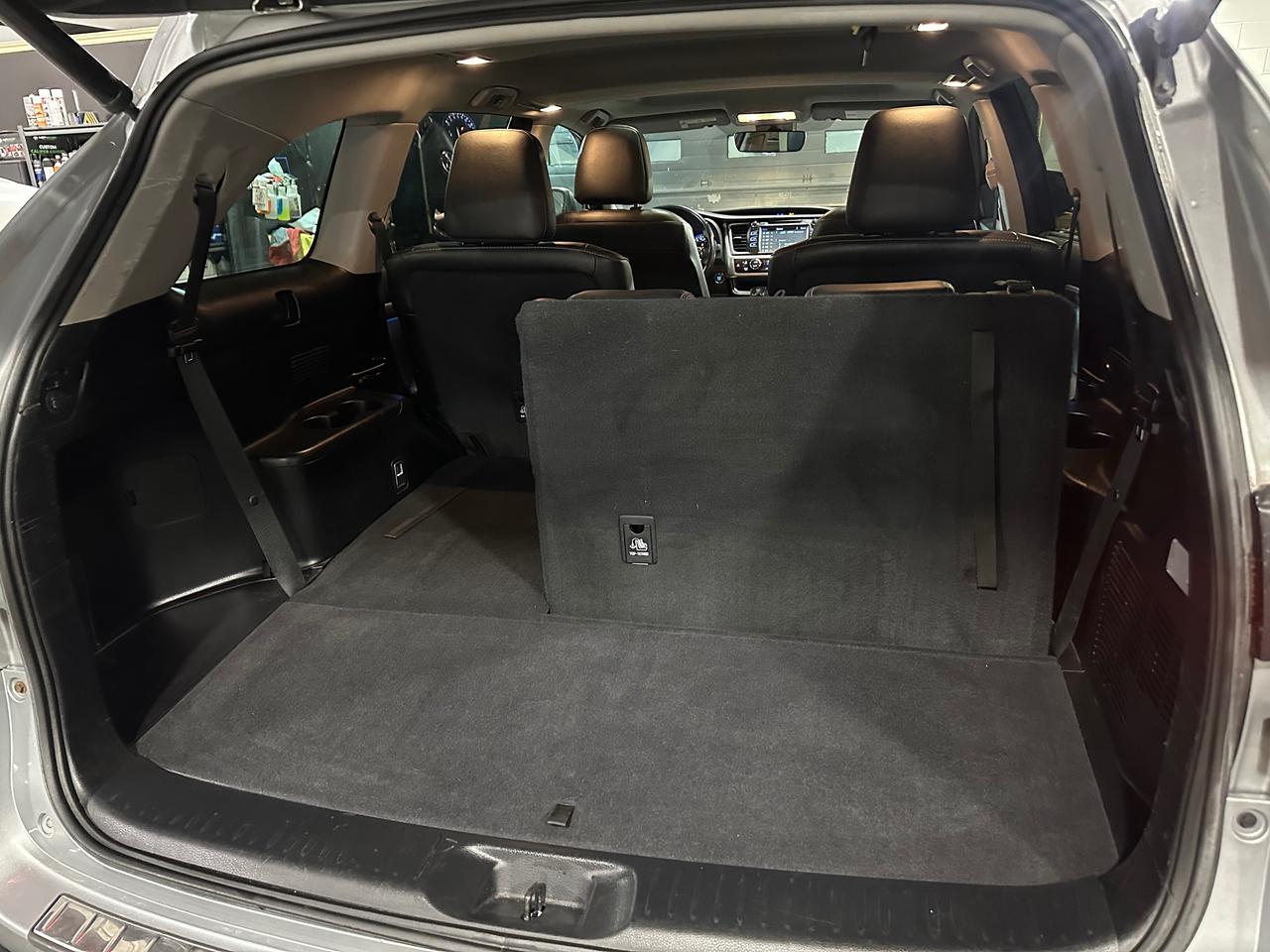 2017 Toyota Highlander SE | LEATHER | HEATED SEATS | SUNROOF | 7 PASSENG Photo