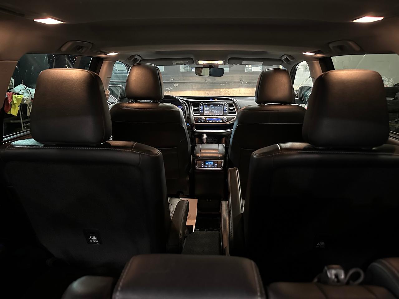 2017 Toyota Highlander SE | LEATHER | HEATED SEATS | SUNROOF | 7 PASSENG Photo