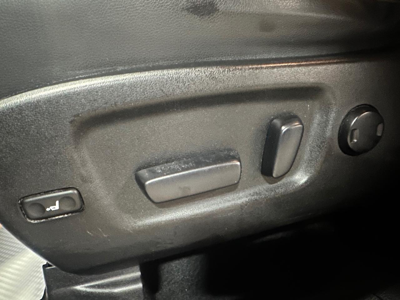 2017 Toyota Highlander SE | LEATHER | HEATED SEATS | SUNROOF | 7 PASSENG Photo