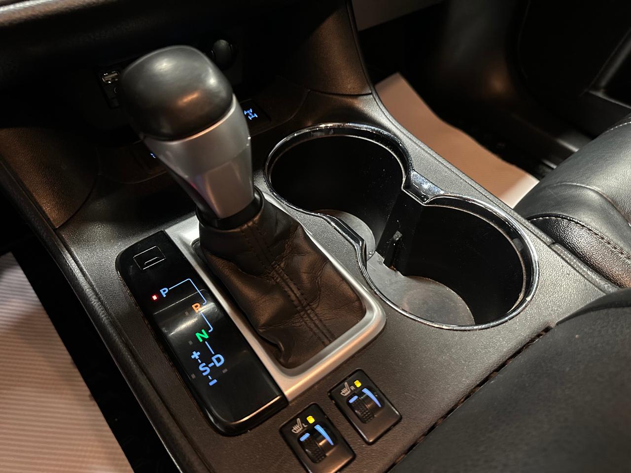 2017 Toyota Highlander SE | LEATHER | HEATED SEATS | SUNROOF | 7 PASSENG Photo