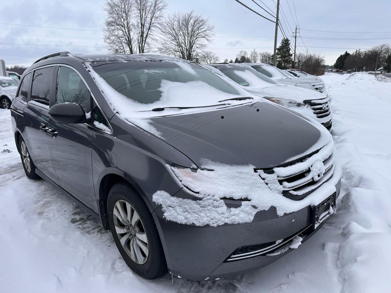 2014 Honda Odyssey SE Photo3