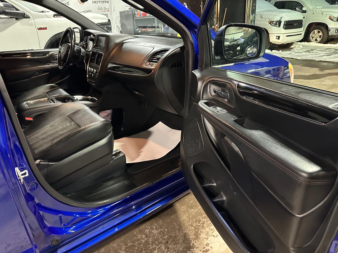 2019 Dodge Grand Caravan 35th Anniversary Photo