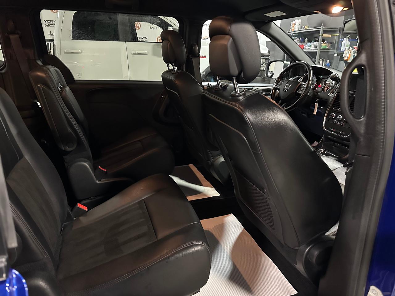 2019 Dodge Grand Caravan 35th Anniversary Photo