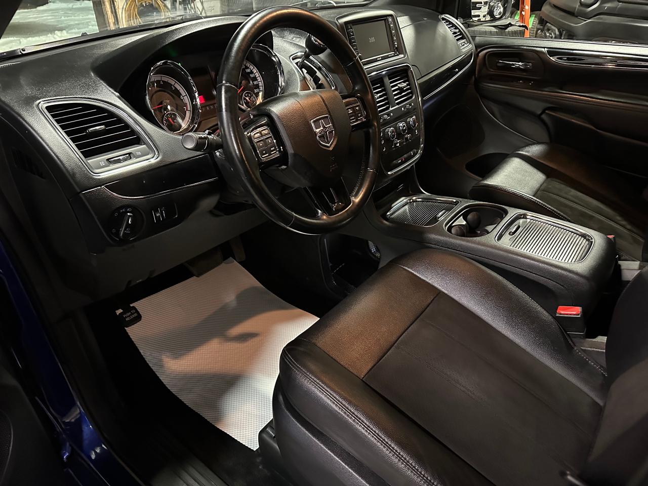 2019 Dodge Grand Caravan 35th Anniversary Photo