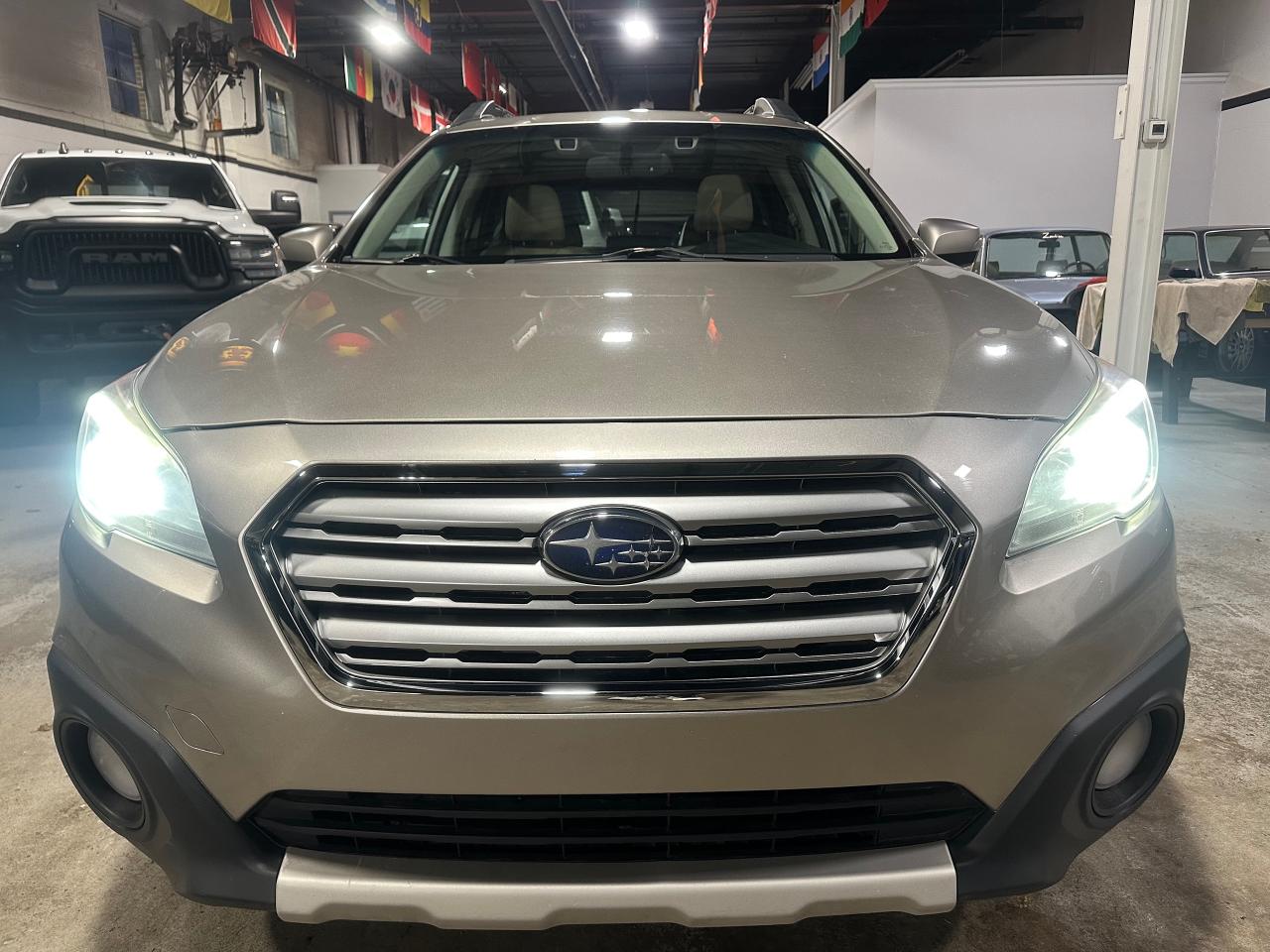 2016 Subaru Outback 3.6R w/Limited & Tech Pkg Photo