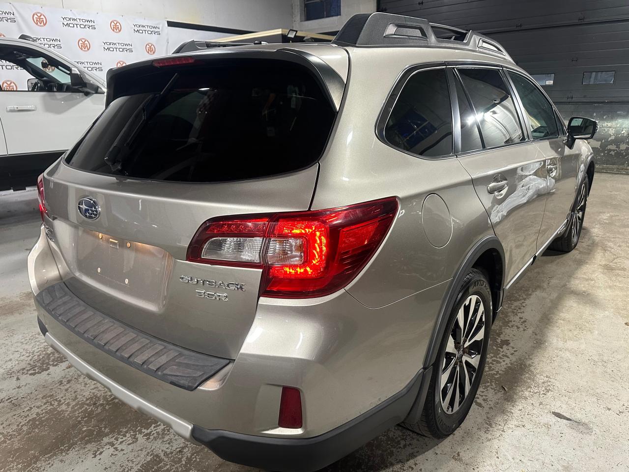 2016 Subaru Outback 3.6R w/Limited & Tech Pkg Photo