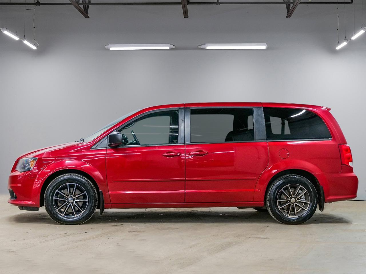 2014 Dodge Grand Caravan SXT Photo3