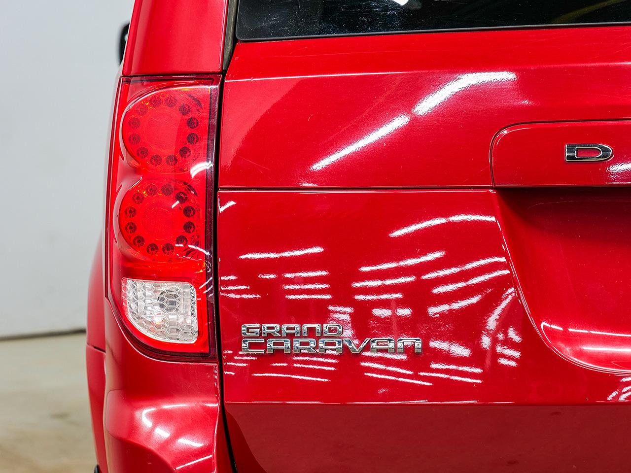 2014 Dodge Grand Caravan SXT Photo12