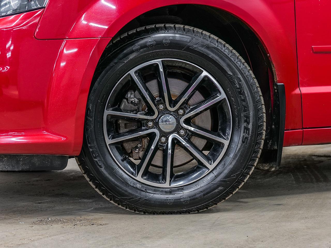 2014 Dodge Grand Caravan SXT Photo9