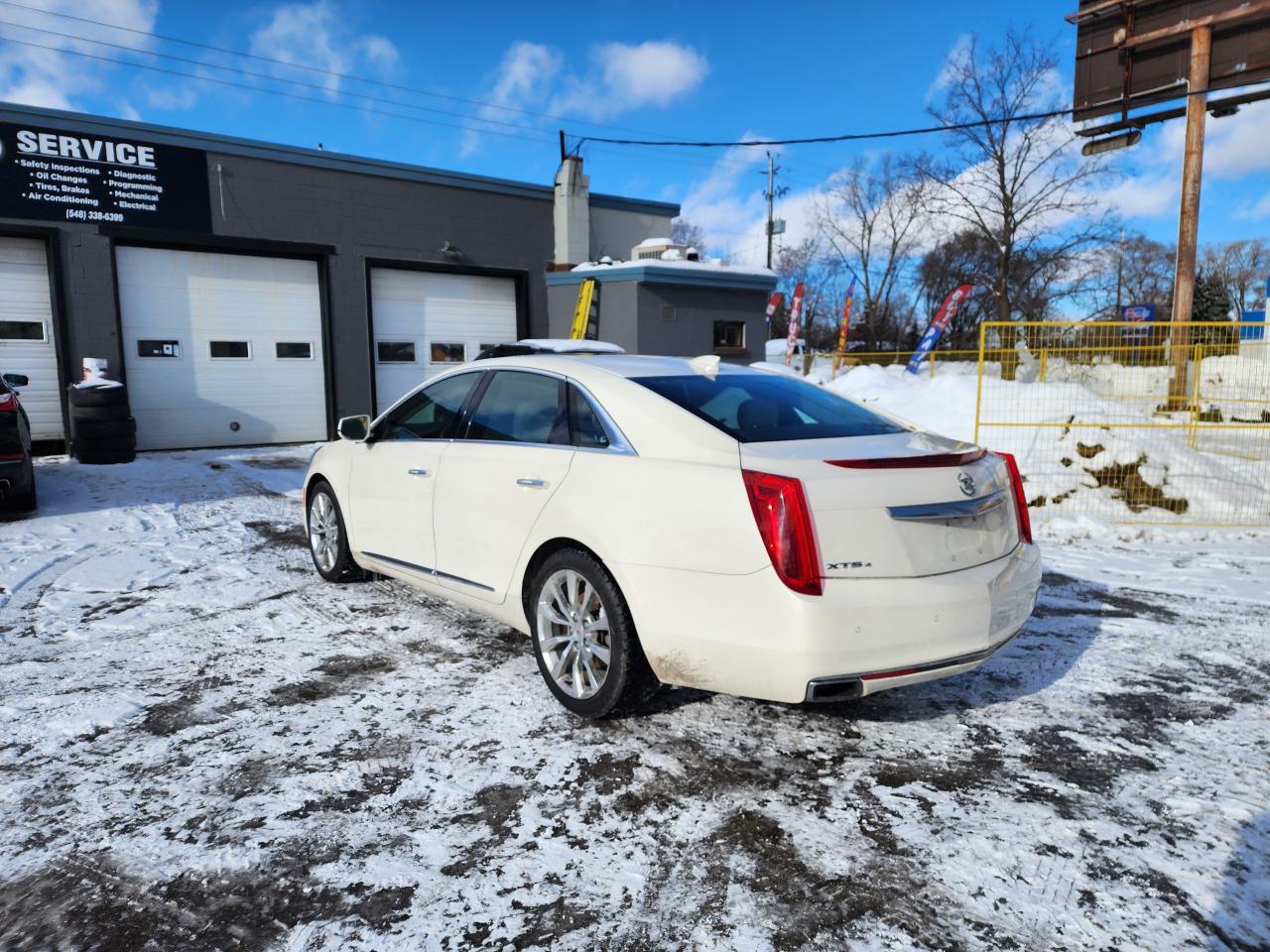 2015 Cadillac XTS Premium l Clean Carfax l Low Mileage l AWD l V6 Photo