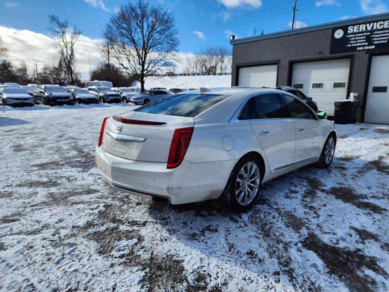 2015 Cadillac XTS Premium l Clean Carfax l Low Mileage l AWD l V6