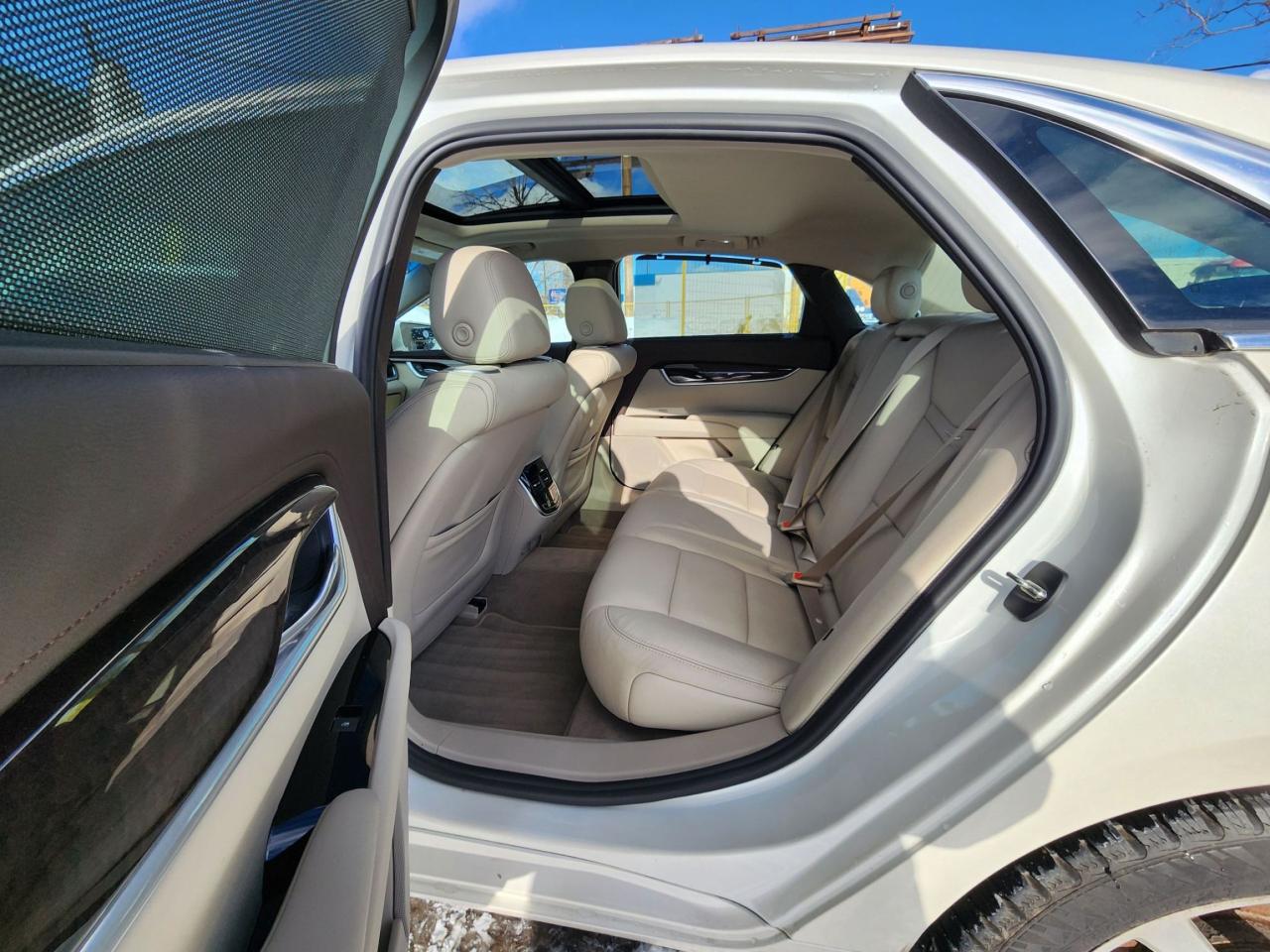 2015 Cadillac XTS Premium l Clean Carfax l Low Mileage l AWD l V6