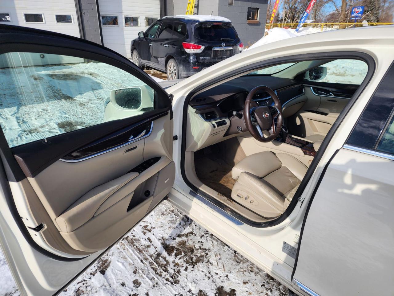 2015 Cadillac XTS Premium l Clean Carfax l Low Mileage l AWD l V6