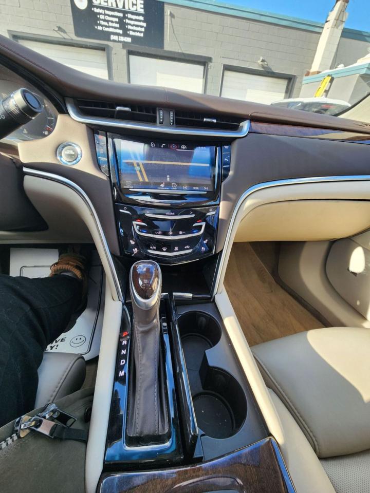 2015 Cadillac XTS Premium l Clean Carfax l Low Mileage l AWD l V6