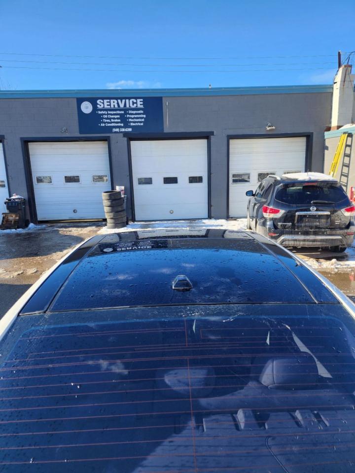 2016 Nissan Maxima Platinum l Heated Seats l Mint Condition