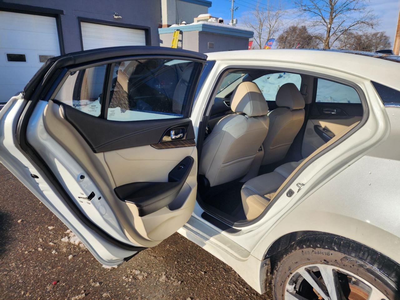 2016 Nissan Maxima Platinum l Heated Seats l Mint Condition