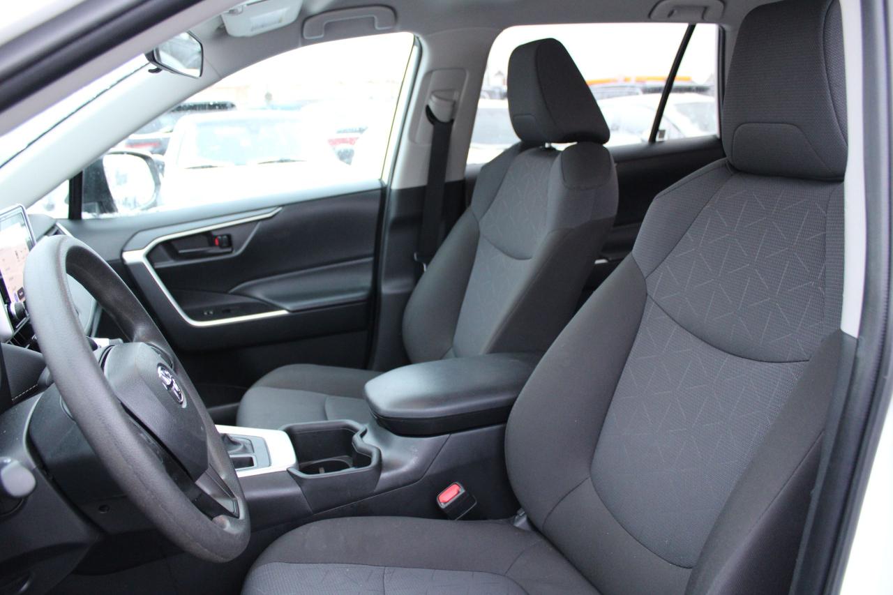 2024 Toyota RAV4 LE AWD Photo