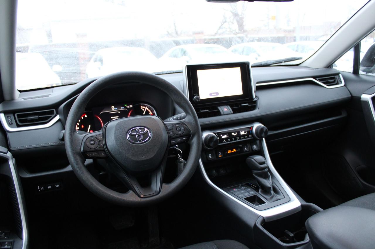 2024 Toyota RAV4 LE AWD Photo