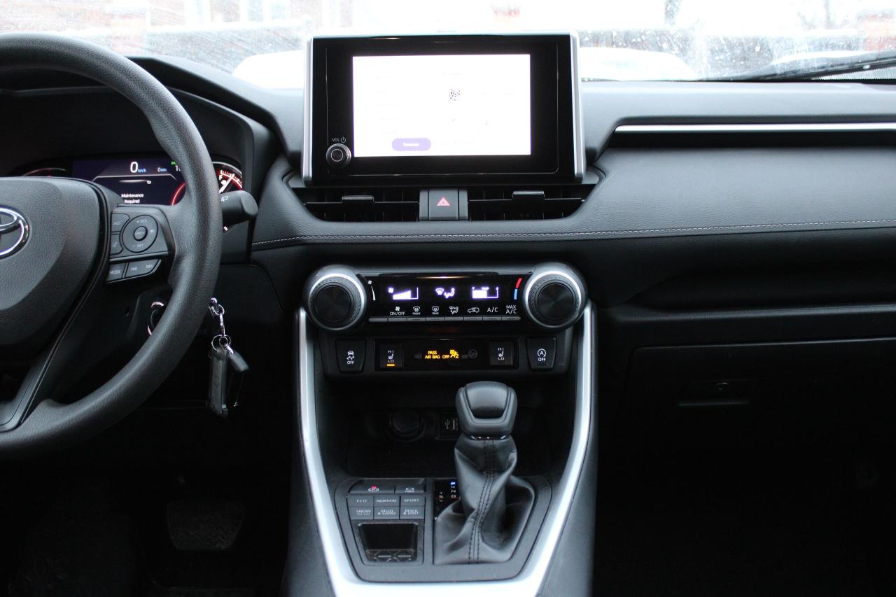 2024 Toyota RAV4 LE AWD Photo