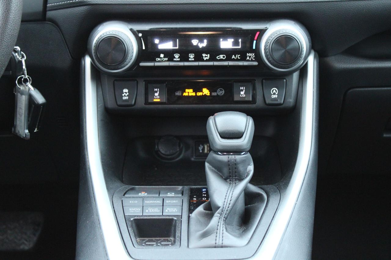 2024 Toyota RAV4 LE AWD Photo