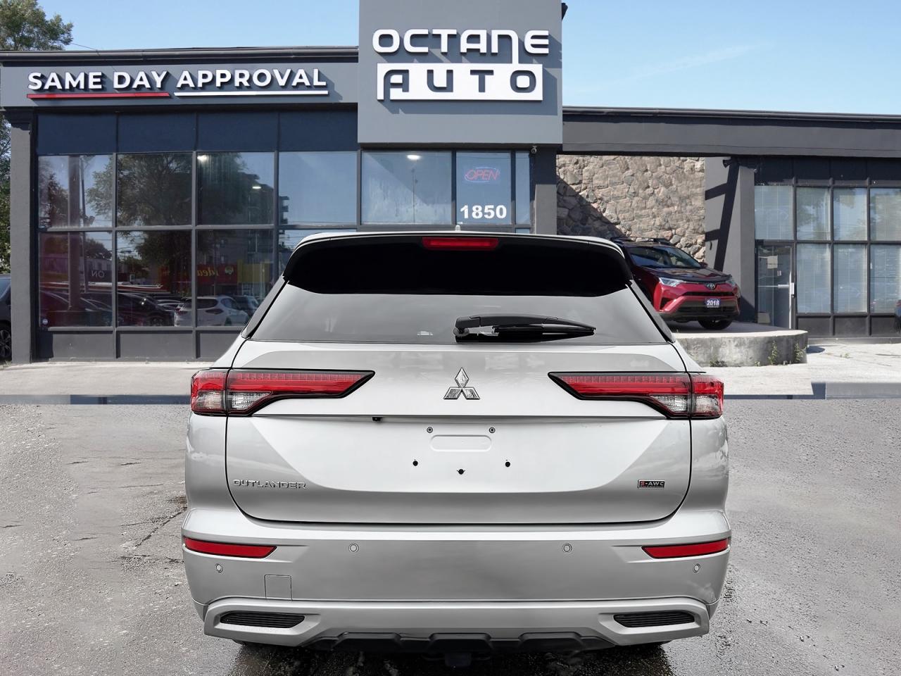 2022 Mitsubishi Outlander GT 4WD Photo4